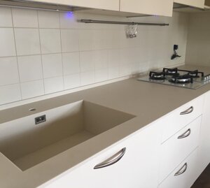 Top in krion con lavello integrato