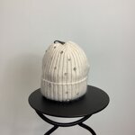 cuffietta-firmata-susy-mix-calda-e-confortevole-perfetta-per-completare-i-look-invernali-con-un-tocco-femminile-e-delicato