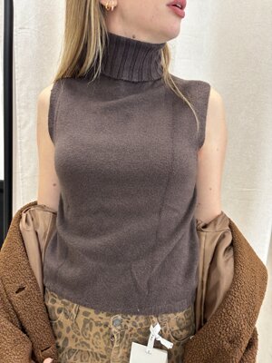 maglioncino-smanicato-a-collo-alto-maryley