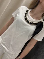 t-shirt-semplice-con-collana-removibile-manica-corta