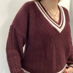 maglioncino-con-scollo-a-v-motel