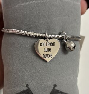 bracciale-semirigido-con-placca-e-scritta