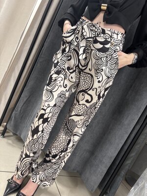 pantalone-morbido-elastico-in-vita-in-viscosa-con-fiocco-sulla-caviglia-che-permette-di-regolare-lampiezza
