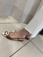 slingback-color-cuoio-e-bianco-con-laccio-dietro