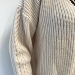 maglioncino-con-scollo-a-v-motel