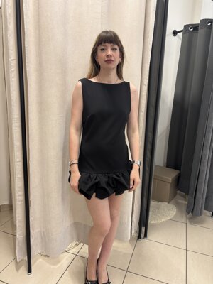 mini-dress-pantaloncino-gonna-palloncino-leggermente-scollato-sulla-schiena