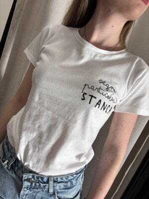 t-shirt-basic-con-stampa-laterale-scollo-tondo