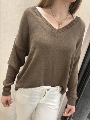 maglione-scollo-a-v-tessuto-leggero-vestibilita-morbida