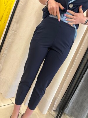 pantalone-skinny-con-elastico-leggermente-corto-sulla-caviglia-elastico-in-vita-disponibile-anche-il-gilet-in-abbinato