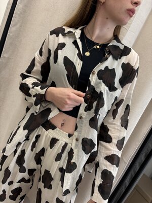camicia-velata-con-bottoni-e-taschini