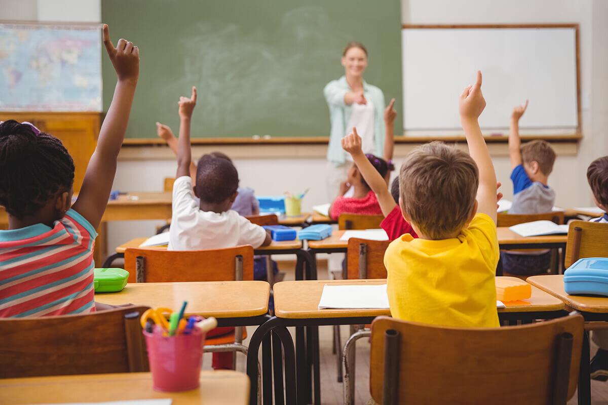 L’Insegnante come Co-Regolatore: Nuove Frontiere nel Teacher Training per il Supporto all’Età Evolutiva L’Insegnante come Co-Regolatore: Nuove Frontiere nel Teacher Training per il Supporto all’Età Evolutiva