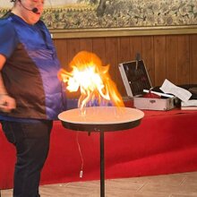 DANIELE IL MAGO DELLE BOLLE BOLLE CHE PRENDONO FUOCO