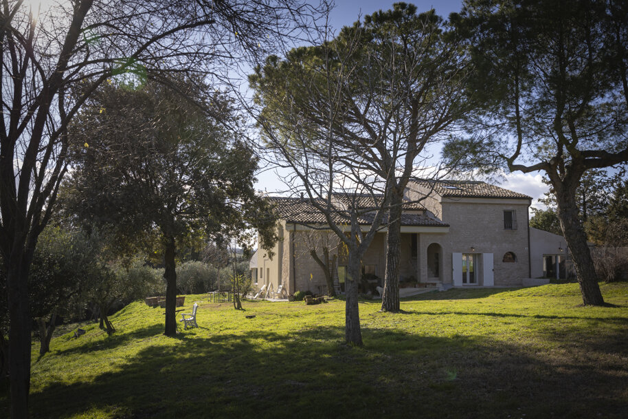 Santarcangelo di romagna, rimini, san marino, b&b, home restaurant, eventi, residenze artistiche, residenze enogastronomiche, Velvet, Slego, discoteca vinili e cd, giardino, barbecue, alba, tramonto, natura, relax, orto, coltivazione fiori
