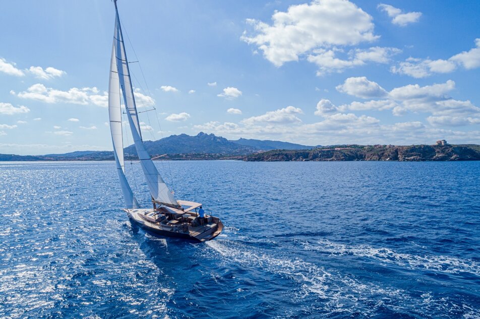 navigazione nelle acque cristalline de la Maddalena