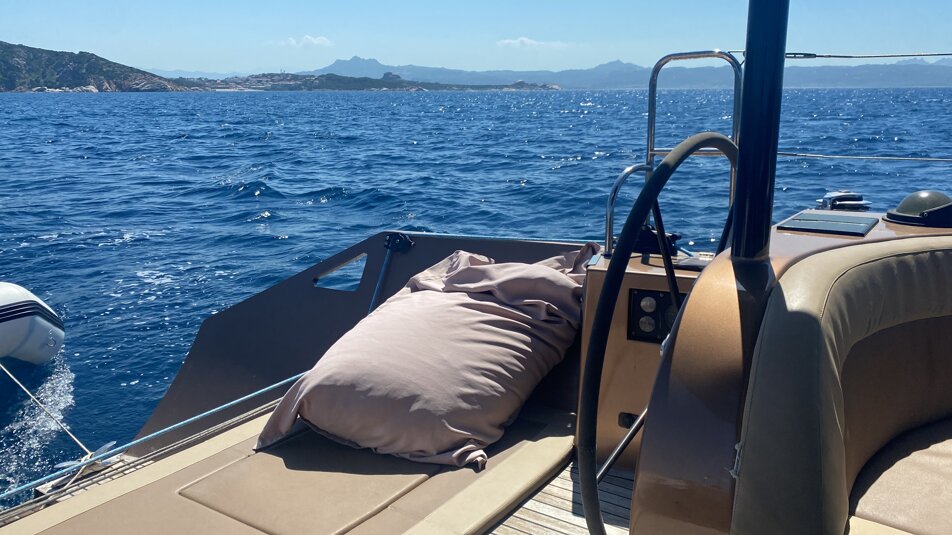 relax nell'arcipelago de La Maddalena a bordo di una barca esclusiva