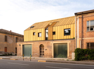 69.%20thegoldinside%20-%20piraccini+potente%20-%20urbanaproduction%20-%20leggere.jpeg