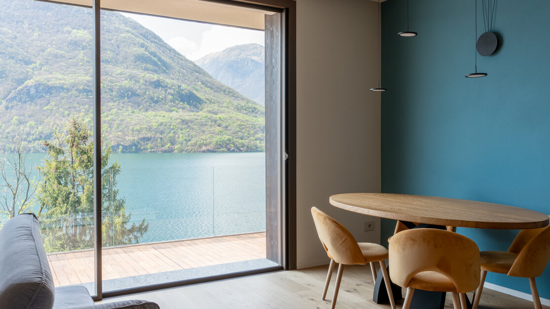 31. la casa sul lago-zona pranzo-elena bertinotti.jpeg