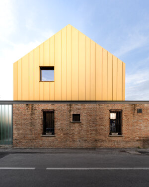 68. thegoldinside - piraccini+potente - urbanaproduction - leggere.jpeg