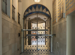 Ingresso del palazzo storico nel quartiere Santa Croce, Firenze, recuperato da Pierattelli Architetture in dieci residenze Ingresso del palazzo storico nel quartiere Santa Croce, Firenze, recuperato da Pierattelli Architetture in dieci residenze