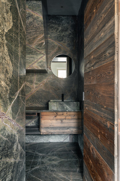 eyJpdCI6IkJhZ25vIG1vbm9saXRpY28gaW4gbGFzdHJlIGRpIG1hcm1vIGluIGNvbnRpbnVpdOAgc3UgcGF2aW1lbnRvIHBhcmV0aSBlIHNvZmZpdHRvLCBwcm9nZXR0byBWZXJ0aWdvIn0=