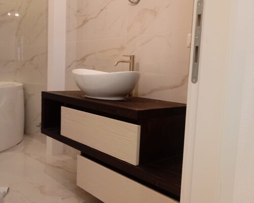 mobile bagno legno scuro e cassetti varese