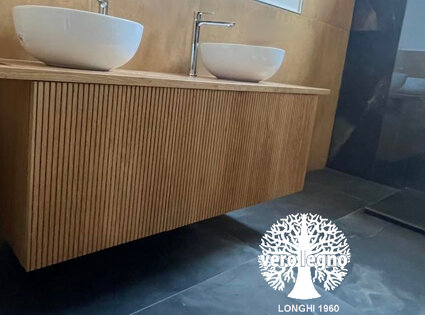 MOBILE LEGNO MASSELLO ANTE DOGATE MOBILE LEGNO MASSELLO ANTE DOGATE