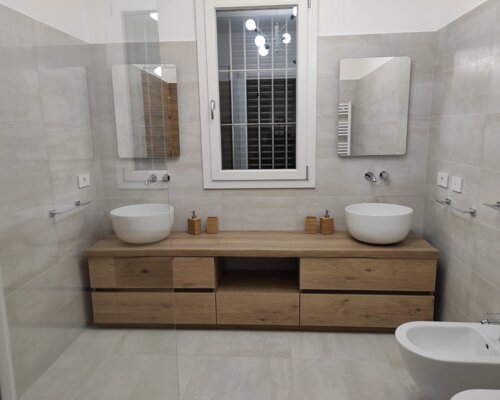 mobile bagno in appoggio a terra doppio lavabo su misura milano