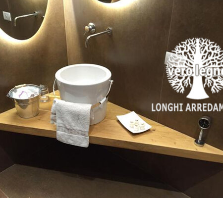 mensole ad angolo legno su misura lavabo bagno
