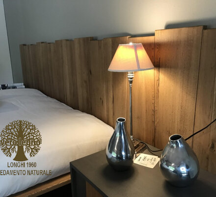 TESTIERA A TAVOLE SFALSATE IN ROVERE NATURALE TESTIERA A TAVOLE SFALSATE IN ROVERE NATURALE