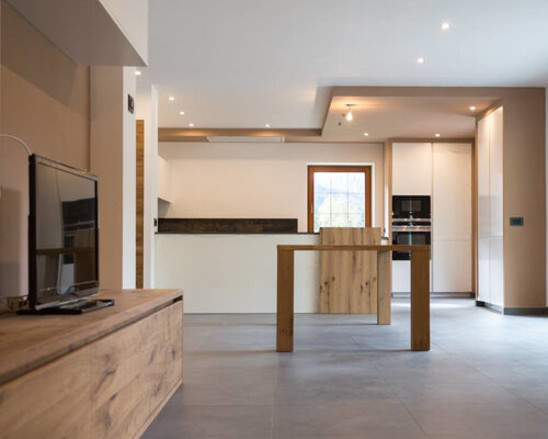 living zona pranzo in legno massello su misura milano