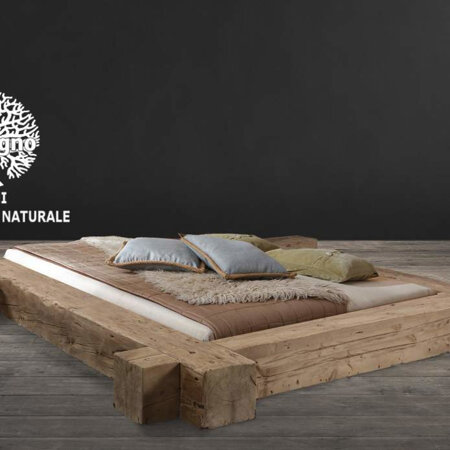 LETTO CON TRAVI IN LEGNO