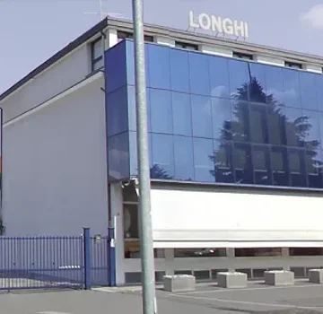 ESPOSIZIONE MOBILI IN VERO LEGNO