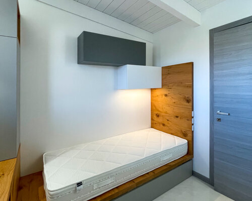 camera su misura con legno massello Lerici La spezia Liguria