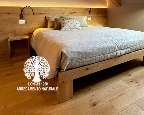 letto in legno massiccio con testiera lago alta rovere Citylife Milano