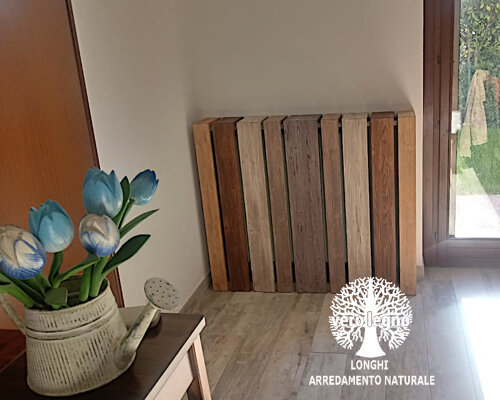 copri calorifero su misura in legno massello tinto a magenta milano