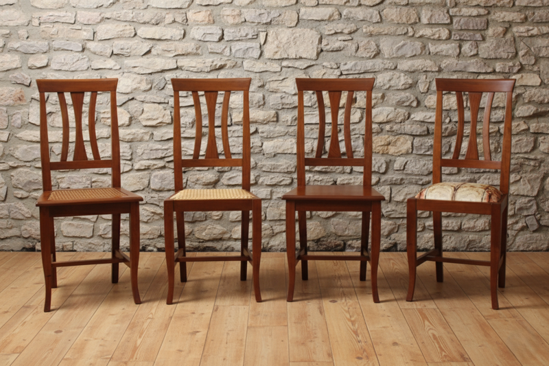sedia-in-noce-massello-con-schienale-a-3-stecche-e-gambe-a-sciabola