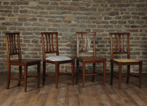 sedia-in-noce-massello-con-schienale-asolano-e-gamba-conica