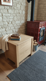 cassapanca-in-rovere-massello-modello-a-pilastro-ferramenta-semplice-senza-cassetto