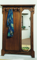 attaccapanni-da-parete-in-legno-massello-e-specchio