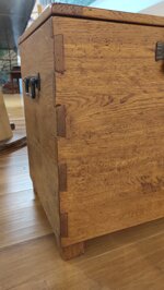 cassapanca-in-rovere-massello-modello-a-coda-di-rondine-ferramenta-rustica-senza-cassetto