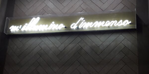 Insegna luminosa in tubolina di neon Latina Centro Commerciale Le Torri Latina - A.S.T. NEON Insegna luminosa in tubolina di neon Latina Centro Commerciale Le Torri Latina - A.S.T. NEON