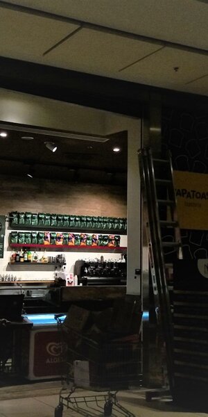 Insegna luminosa a led a luce filtrante Roma Insegna luminosa a led a luce filtrante Roma