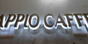 Insegna luminosa a led a lettere singole a luce retroriflessa Roma - A.S.T. NEON