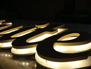 Insegna luminosa a led a lettere singole a luce retroriflessa Priverno Latina Insegna luminosa a led a lettere singole a luce retroriflessa Priverno Latina