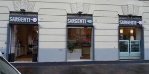 Insegna luminosa a led a lettere scatolate a luce retroriflessa Roma- A.S.T. NEON