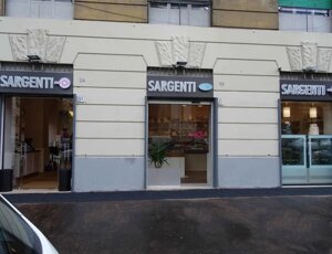 Insegna luminosa a led a lettere scatolate a luce retroriflessa Roma Insegna luminosa a led a lettere scatolate a luce retroriflessa Roma