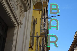 INSEGNA LUMINOSA IN TUBOLINA DI NEON ROMA INSEGNA LUMINOSA IN TUBOLINA DI NEON ROMA