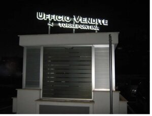 Insegna luminosa a led a lettere singole a luce retroriflessa Latina Insegna luminosa a led a lettere singole a luce retroriflessa Latina