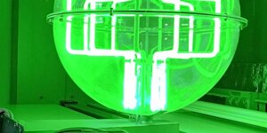 Insegna luminosa circolare al neon Latina Farmacia - A.S.T. NEON Insegna luminosa circolare al neon Latina Farmacia - A.S.T. NEON
