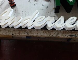 Insegna luminosa a led a lettere singole a luce retroriflessa Roma Insegna luminosa a led a lettere singole a luce retroriflessa Roma